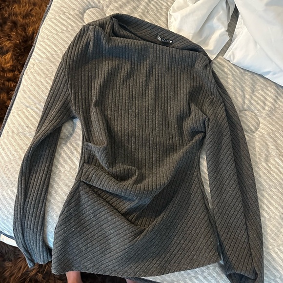 Zara off the shoulder sweater - Picture 1 of 2